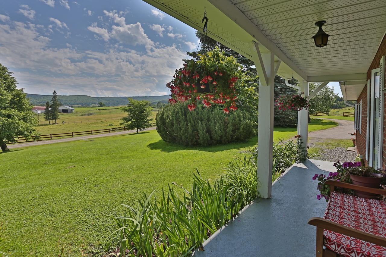 Bed and Breakfast Ranch St-Hubert Saint-Hermenegilde Екстер'єр фото